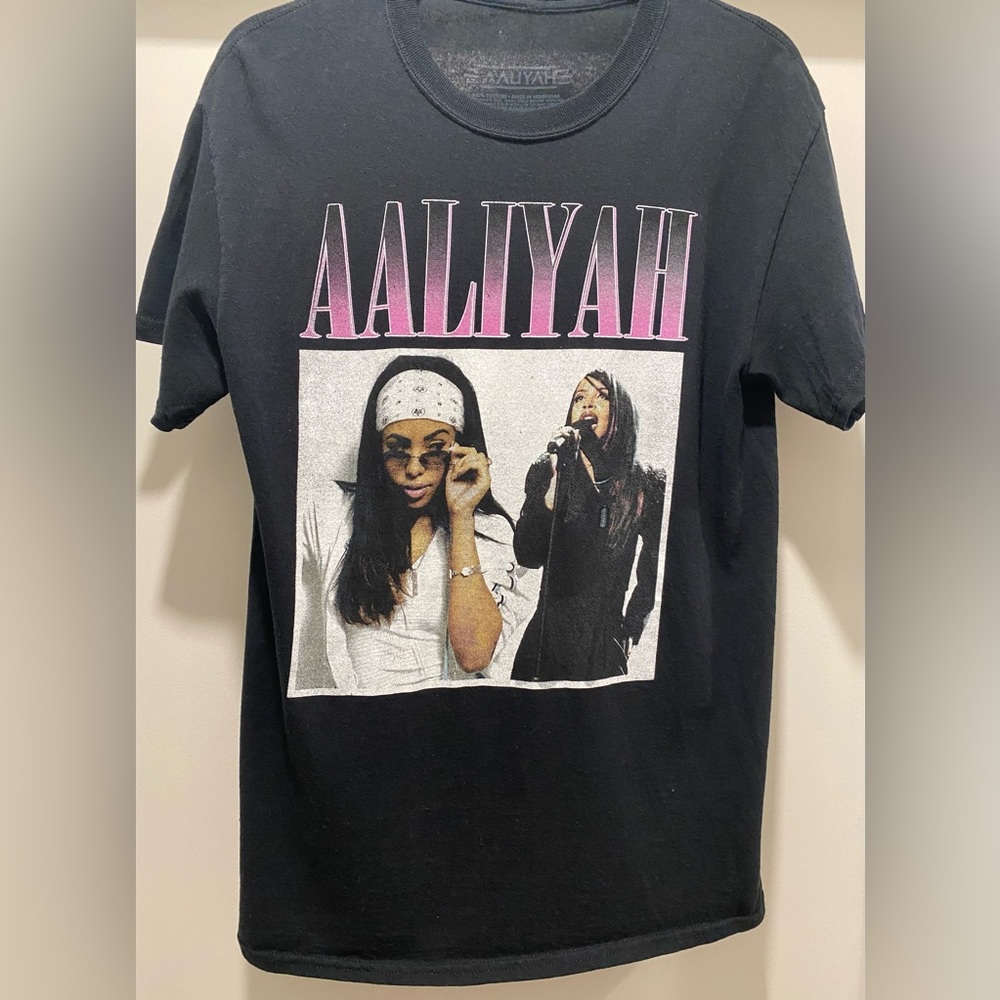 VTG Aaliyah Collage Graphic Tee Short Sleeve T-shirt - Size M